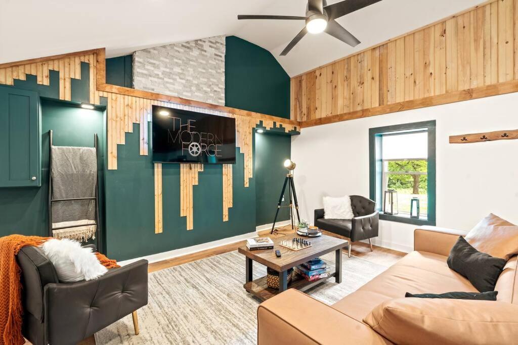 The Modern Forge Ny, Honeoye Lake Εξωτερικό φωτογραφία