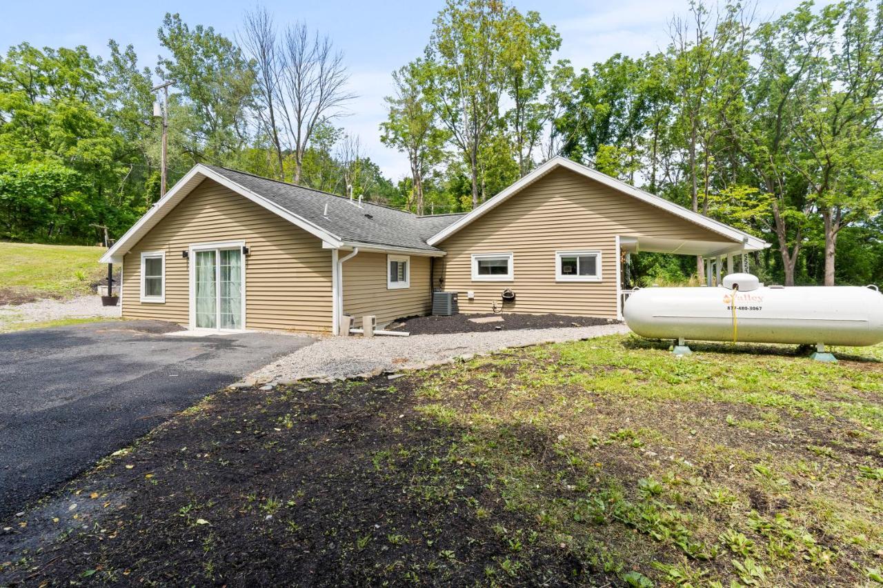 The Modern Forge Ny, Honeoye Lake Εξωτερικό φωτογραφία